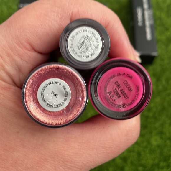 🆕 3 Bundle items Mac Cosmetics - Picture 2 of 3